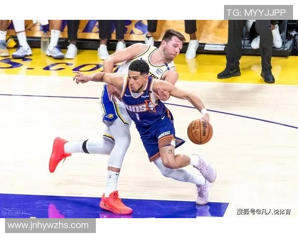 大崩盘!湖人被轰19-0陷被动:东契奇复出19分,里夫斯9中2哑火 大崩盘!湖人被轰19-0陷被动:东契奇复出19分,里夫斯9中2哑火